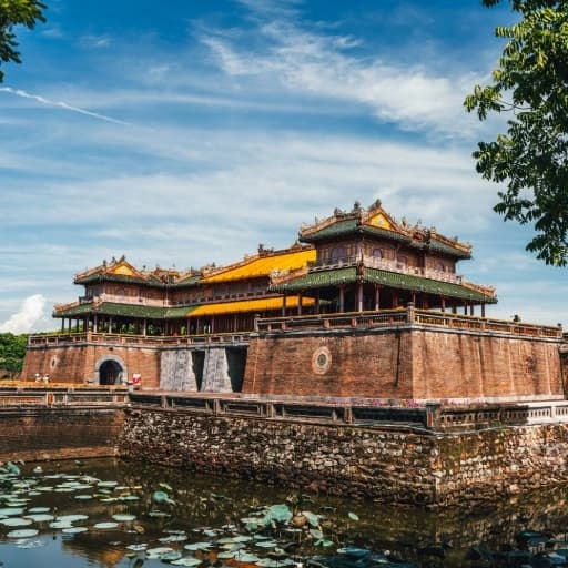 Bán vé di tích Huế